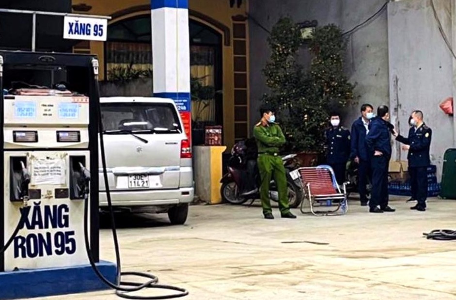 Hà Nội: Phạt 7,5 triệu đồng một cửa hàng xăng dầu dùng giấy chứng nhận hết hạn