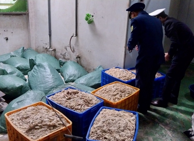 Bắc Giang: Tạm giữ gần 10 tấn thực phẩm đông lạnh không rõ nguồn gốc