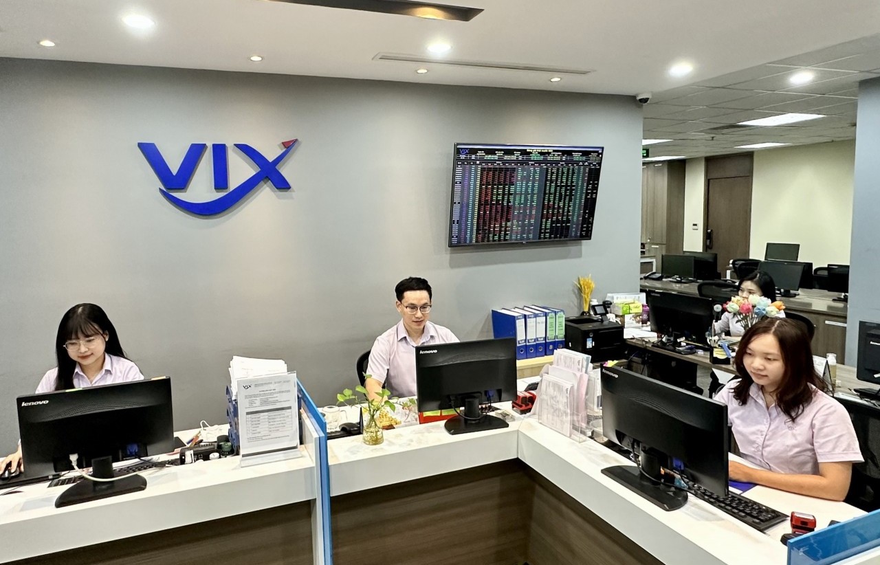 Thành viên Hội đồng quản trị và Ban kiểm soát Chứng khoán VIX xin từ nhiệm