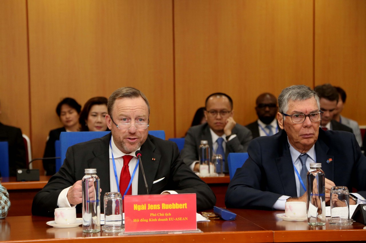 Bộ trưởng Bộ Tài chính Hồ Đức Phớc tiếp phái đoàn Hội đồng Kinh doanh Châu Âu – ASEAN