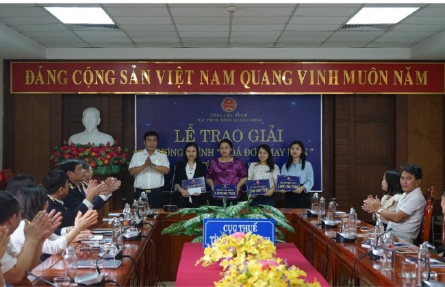 Cục Thuế Quảng Bình trao 16 giải thưởng “hóa đơn may mắn” quý IV/2022