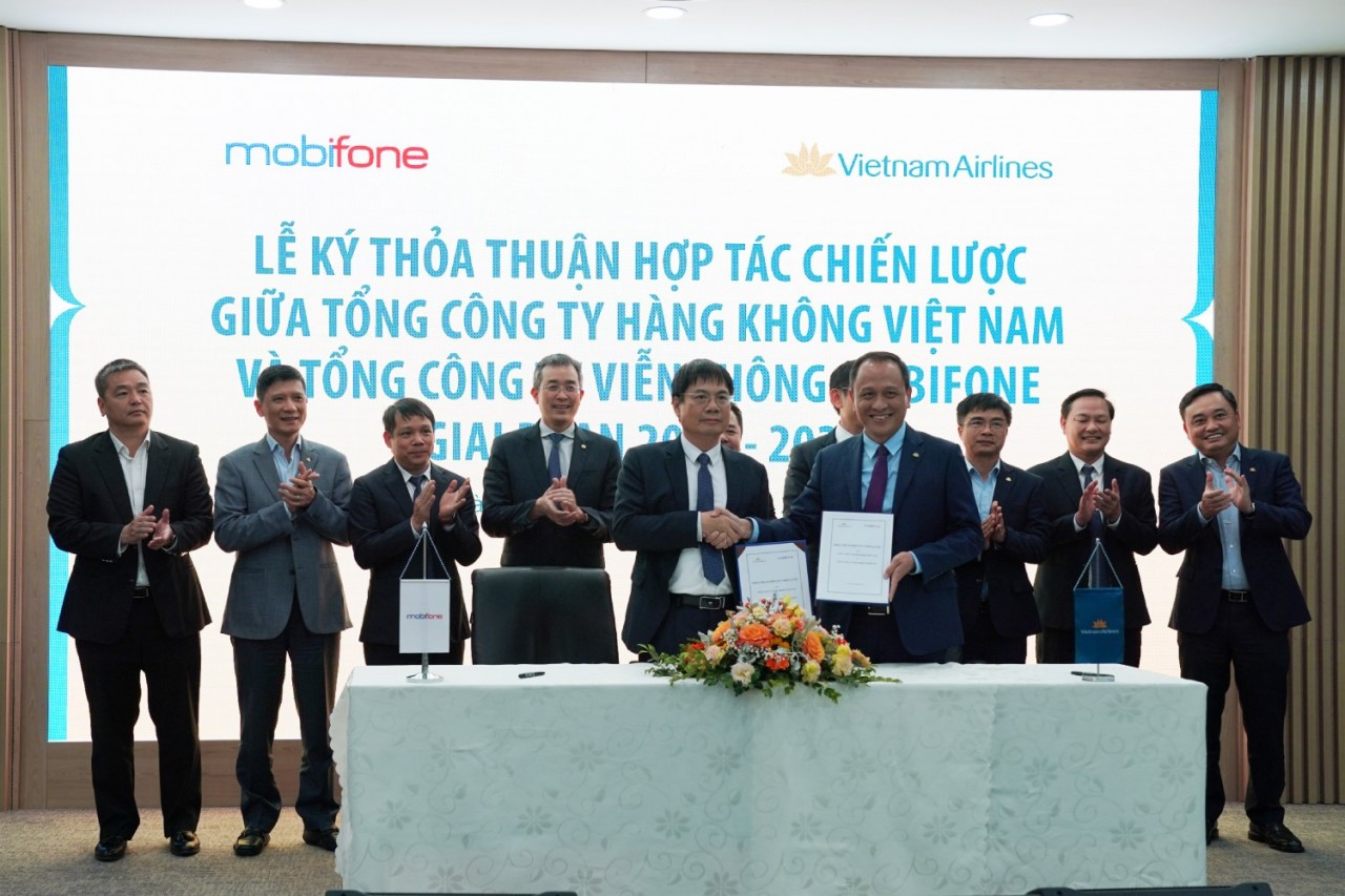 Vietnam Airlines và MobiFone ký kết hợp tác chiến lược