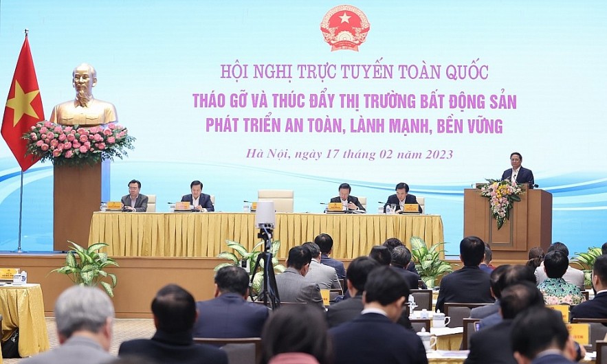 Thủ tướng Chính phủ Phạm Minh Chính: Doanh nghiệp bất động sản phải có trách nhiệm giải quyết khó khăn do chính mình gây ra