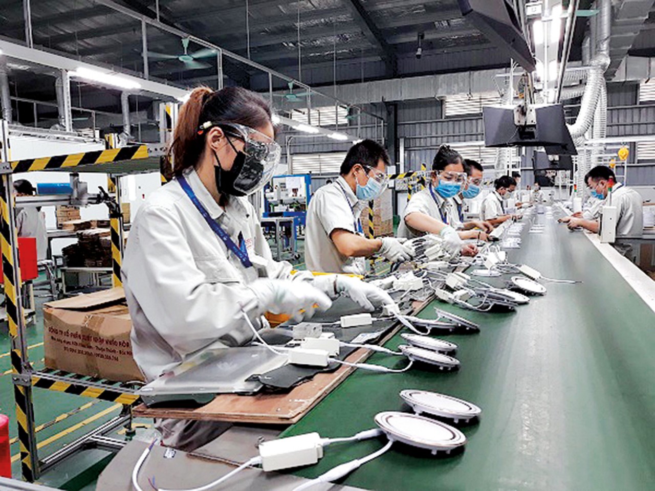 Năm 2023 Bộ Tài chính tiếp tục đề xuất hỗ trợ doanh nghiệp, người dân phục hồi và phát triển sản xuất kinh doanh.
