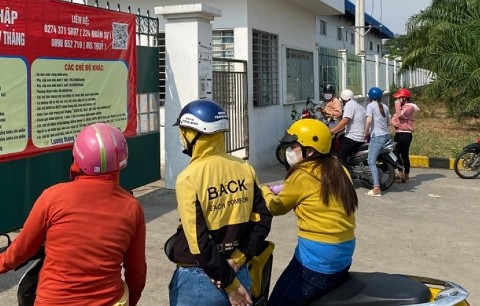 TP. Hồ Chí Minh: Chính quyền vào cuộc, hỗ trợ người lao động bị mất việc làm