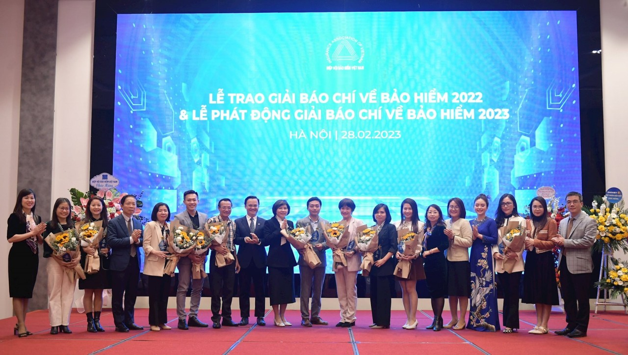 Trao giải và phát động Giải Báo chí về bảo hiểm 2023