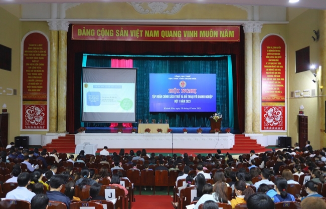 Cục Thuế Khánh Hòa tập huấn, đối thoại với hơn 400 doanh nghiệp