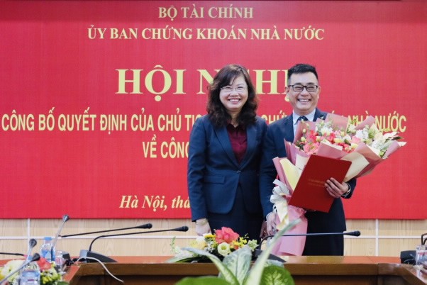 Ủy ban Chứng khoán Nhà nước có 3 lãnh đạo cấp vụ mới