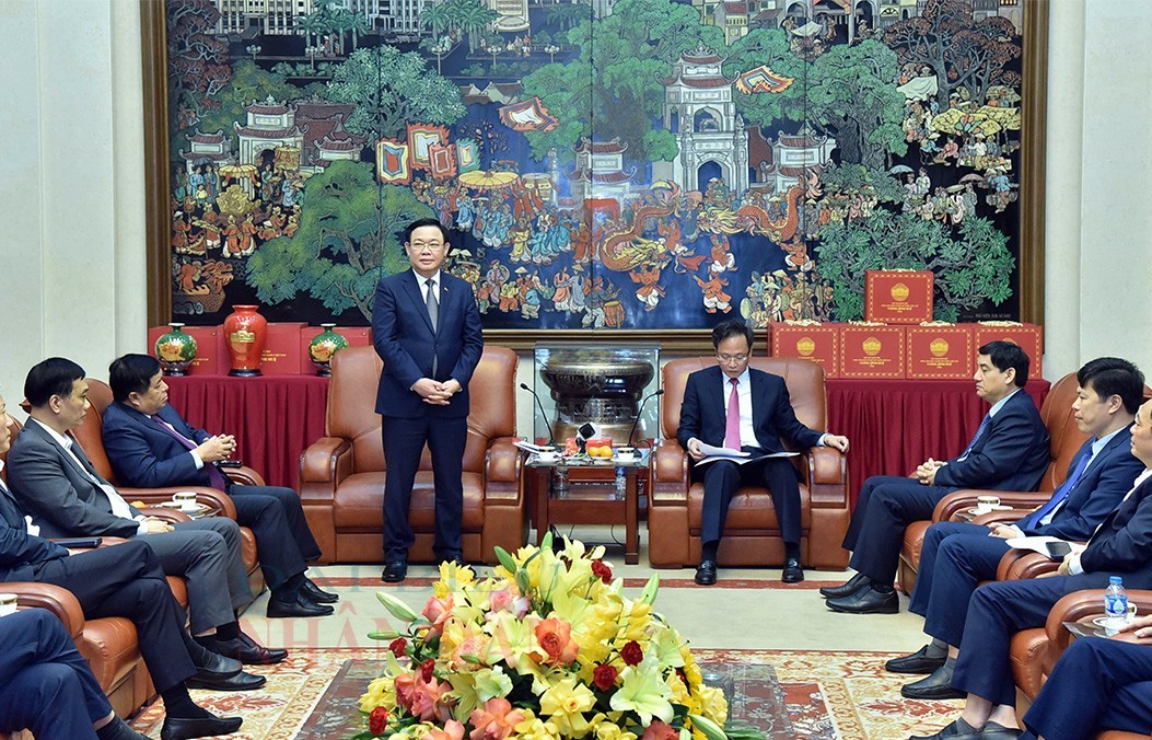 Chủ tịch Quốc hội Vương Đình Huệ thăm, làm việc tại tỉnh Hưng Yên