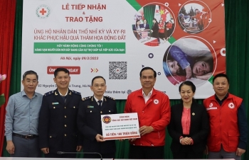 Tổng cục Hải quan trao 100 triệu đồng ủng hộ nhân dân ở Thổ Nhĩ Kỳ và Syria