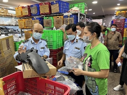 TP Hồ Chí Minh: Tạm giữ gần 10.000 sản phẩm hàng hóa các loại vi phạm