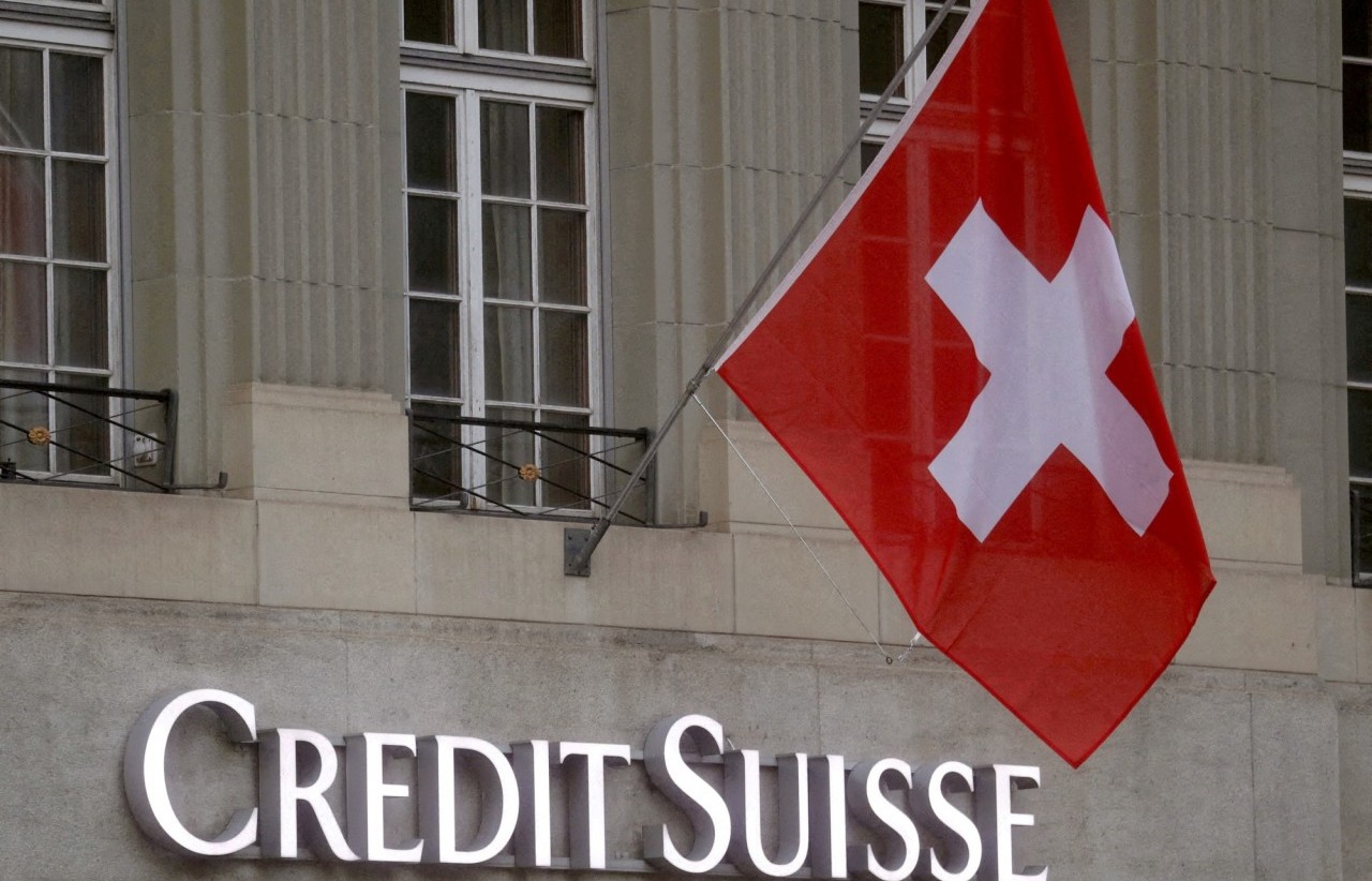 Credit Suisse vay 54 tỷ USD ngăn khủng hoảng toàn cầu