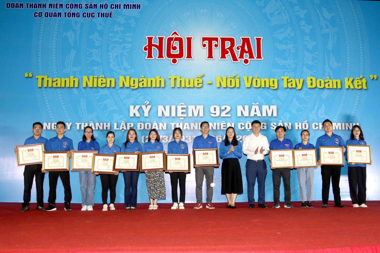 Hội trại "Thanh niên ngành Thuế - Nối vòng tay đoàn kết”