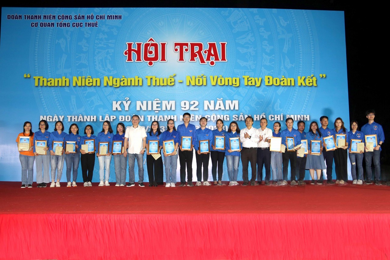 Hội trại "Thanh niên ngành Thuế - Nối vòng tay đoàn kết”