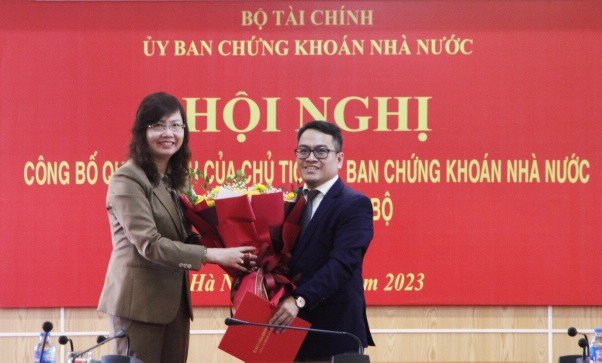 Bổ nhiệm ông Hoàng Văn Thu giữ chức vụ Phó Chủ tịch Ủy ban Chứng khoán Nhà nước