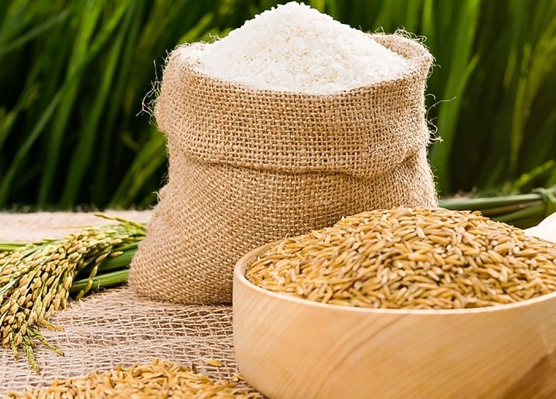 Ngày 22/3: Lúa trong nước tăng tới 100 đồng/kg, gạo xuất khẩu không biến động