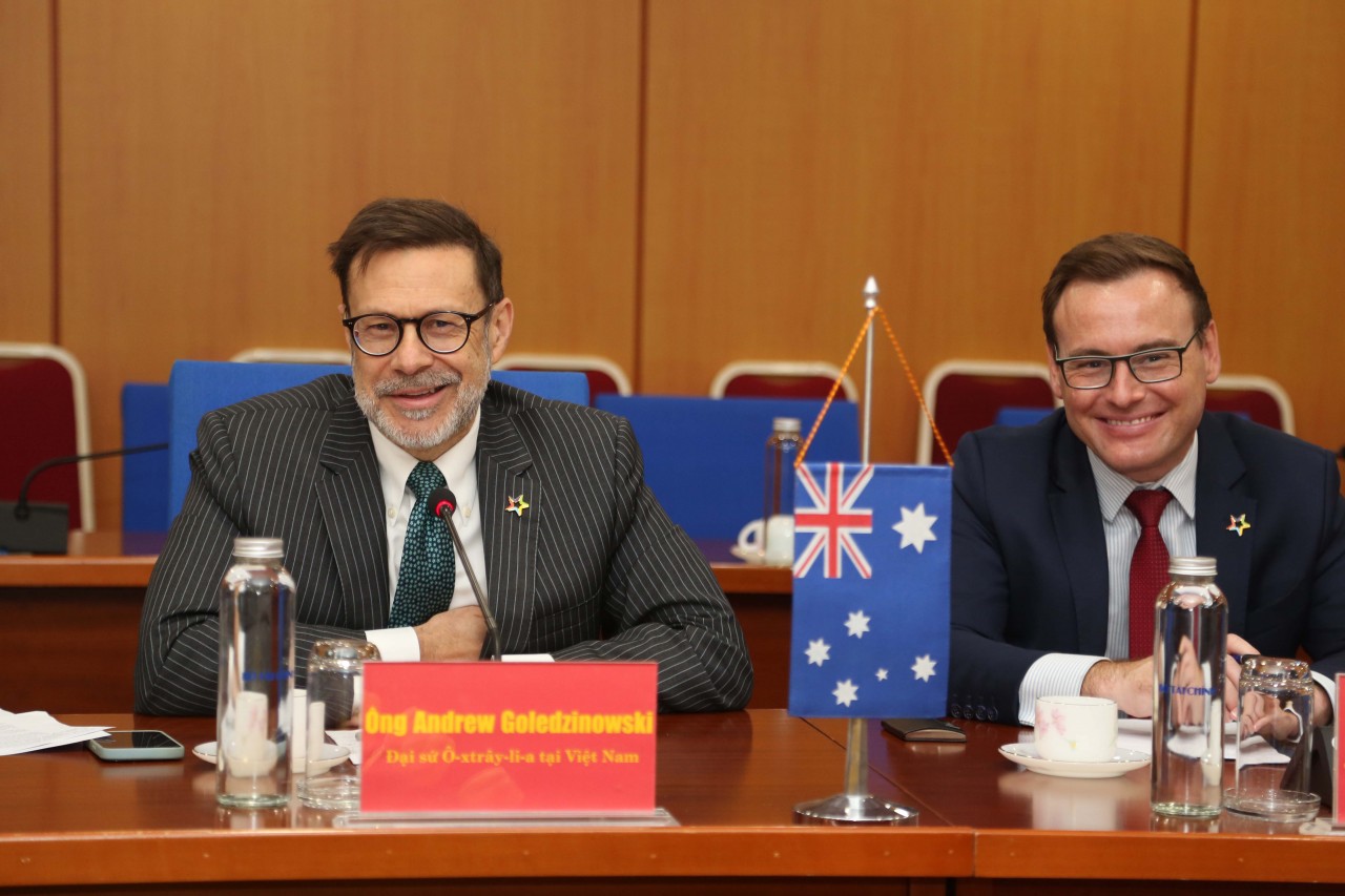 Bộ trưởng Hồ Đức Phớc tiếp tân đại sứ Úc tại Việt Nam Andrew Goledzinnowski