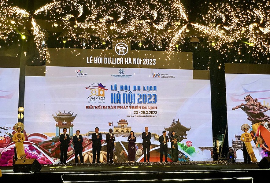 Hà Nội: Sôi động lễ hội Du lịch Hà Nội năm 2023 trên phố đi bộ Hồ Hoàn Kiếm
