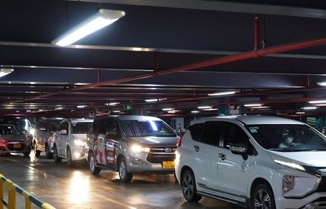 Kiến nghị giảm mức thu phí taxi theo lượt tại sân bay Tân Sơn Nhất