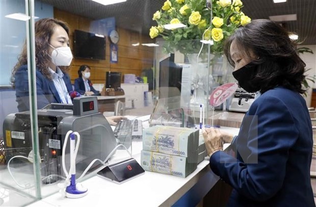 Central bank to cut refinance rate in next quarter: UOB