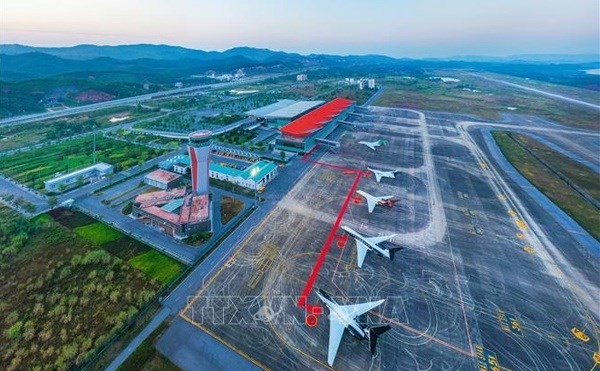 Quang Ninh works on air cargo transport route with Can Tho
