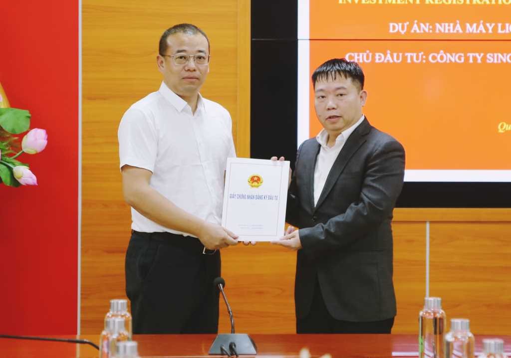 Quảng Ninh: Trao giấy chứng nhận đầu tư cho 3 dự án trên 80 triệu USD
