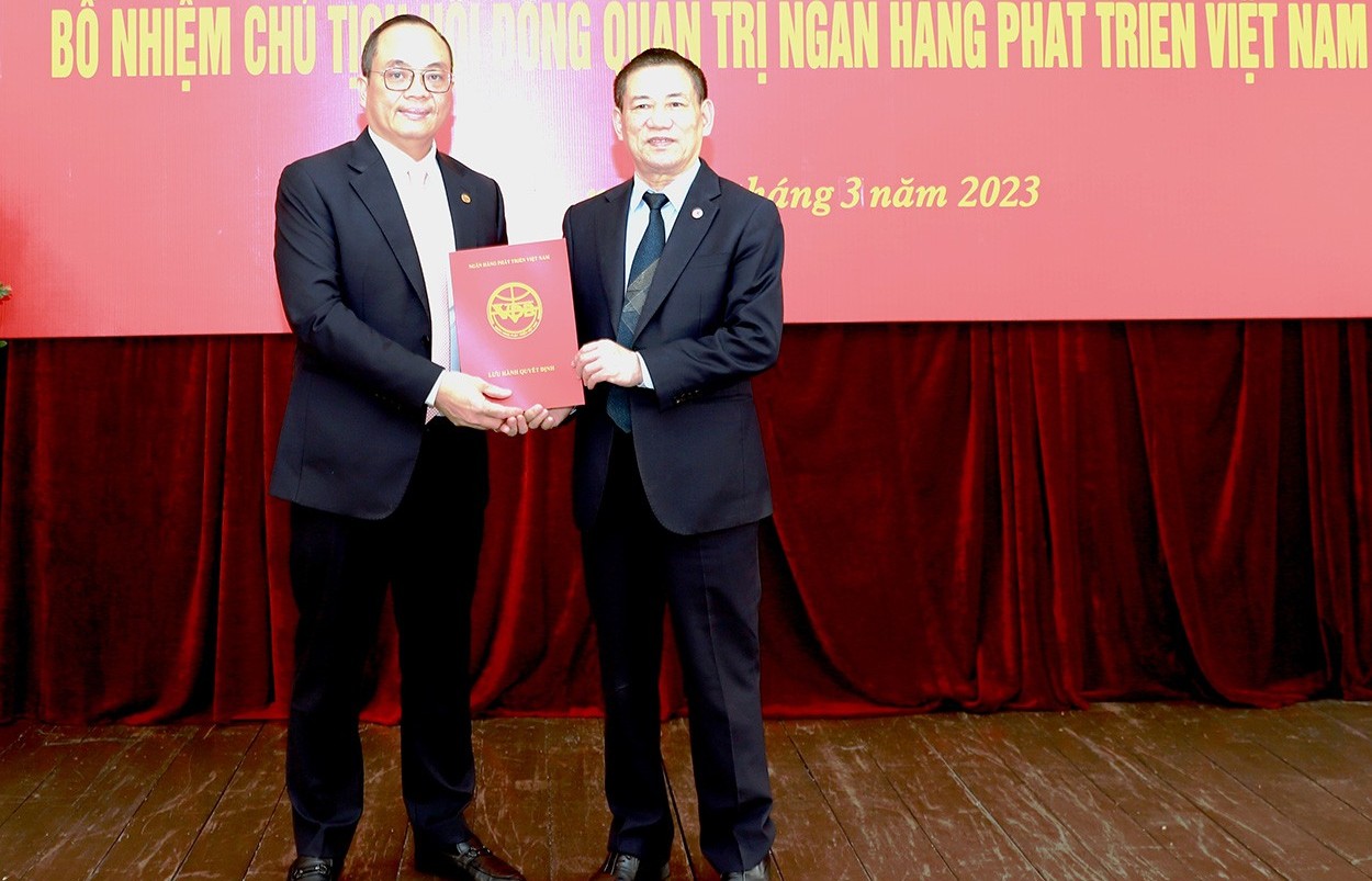 Trao quyết định bổ nhiệm Chủ tịch Hội đồng Quản trị Ngân hàng Phát triển Việt Nam
