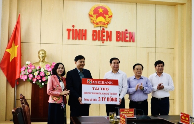 Agribank trao tặng 3 tỷ đồng chương trình “Mái ấm nghĩa tình, an sinh xã hội” tại Điện Biên