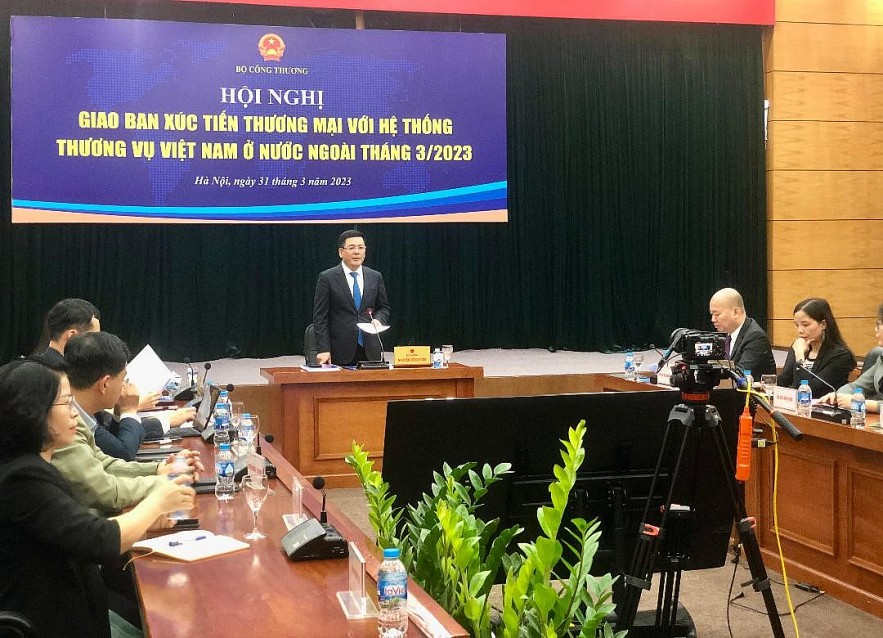 Xuất khẩu hàng Việt Nam đối mặt với thách thức suy giảm 2 con số về tốc độ tăng trưởng