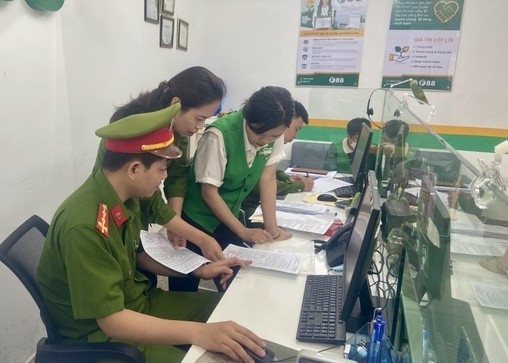 Núp bóng dịch vụ cầm đồ để cho vay nặng lãi
