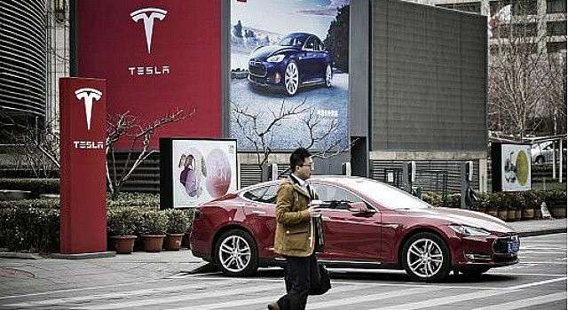 Hãng sản xuất ô tô điện Tesla của Mỹ tiếp tục giảm 5.000 USD mỗi xe cho khách hàng