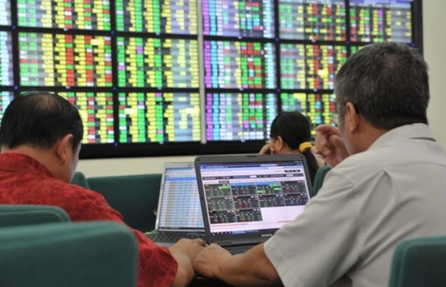 Chứng khoán hôm nay (10/4): VN-Index giảm nhẹ trước áp lực bán gia tăng