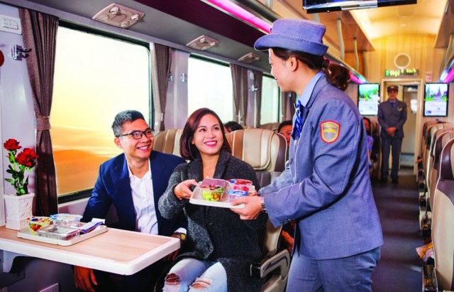 Tàu khách khu đoạn đạt doanh thu hơn 650%