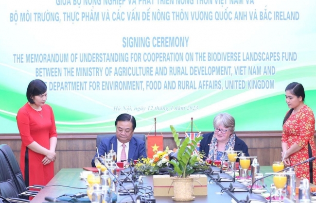 Việt Nam - Vương quốc Anh ký biên bản ghi nhớ để triển khai Quỹ đa dạng sinh học