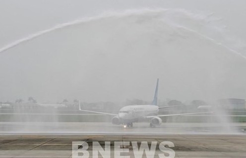 chinas xiamen airlines operates first flight from xiamen to hanoi
