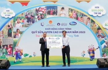 Năm 2023, sẽ có 17.000 trẻ em tại 15 tỉnh thành được Vinamilk hỗ trợ uống sữa hoàn toàn miễn phí