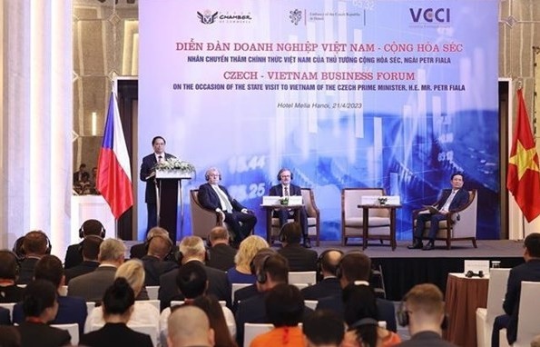 Vietnam creates favourable conditions for businesses: PM