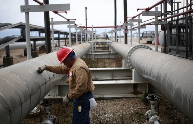 Giá xăng dầu giảm, gas tiếp tục trượt dài hơn 1% trong phiên giao dịch đầu tuần