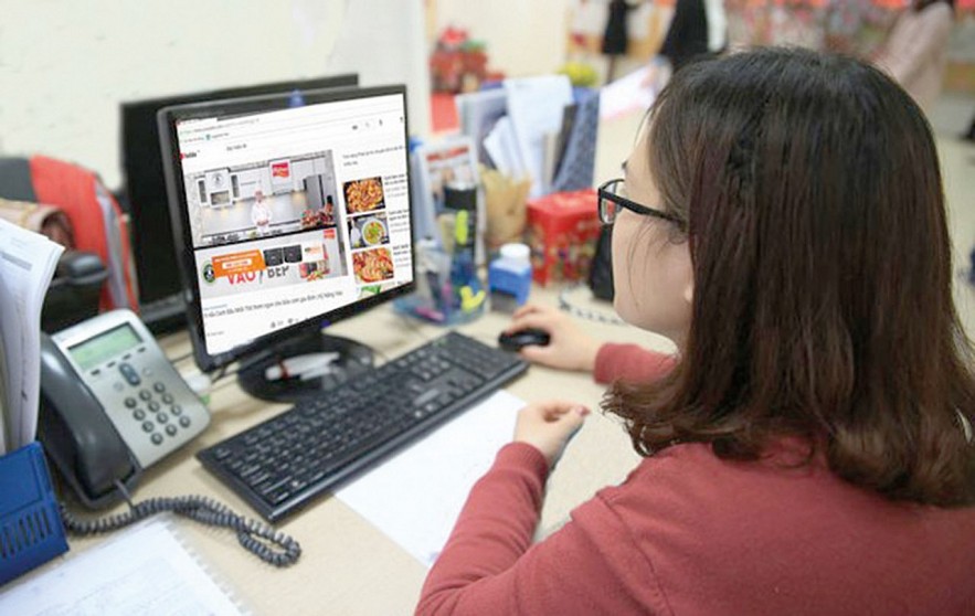 Hóa đơn điện tử được đánh giá là cú hích cải cách công tác quản lý thuế. Hóa đơn điện tử được đánh giá là cú hích cải cách công tác quản lý thuế.