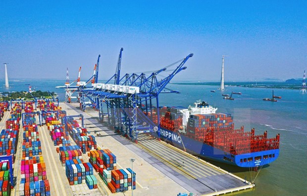 Import-export turnover across northern border soars