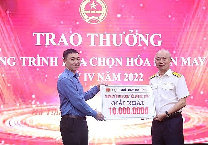 Hà Tĩnh: 16 người trúng thưởng hóa đơn may mắn quý I/2023