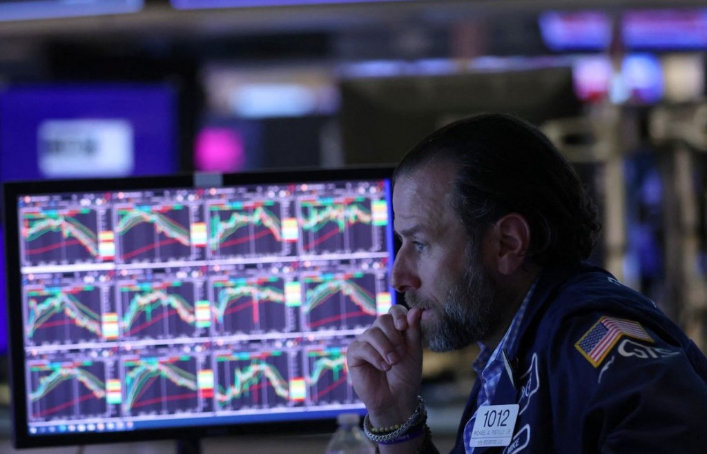 S&P 500 rơi vào thị trường gấu và bài học của “những người sống sót”