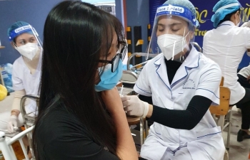 Tiêm được gần 3.000 mũi vắc-xin Covid-19 trong 3 ngày nghỉ lễ