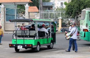 HCM City to pilot electric cars for city tours