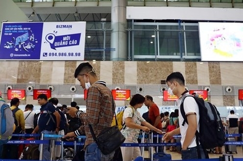 intl flights passengers via noi bai airport surge during five day holidays