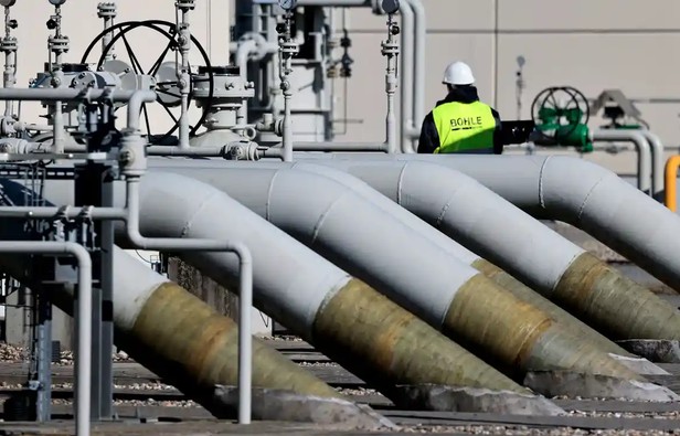 Ngày 4/5: Giá gas tiếp tục tăng, dầu thô giảm mạnh