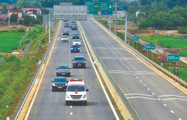 Đẩy nhanh tiến độ giải ngân các dự án hạ tầng giao thông