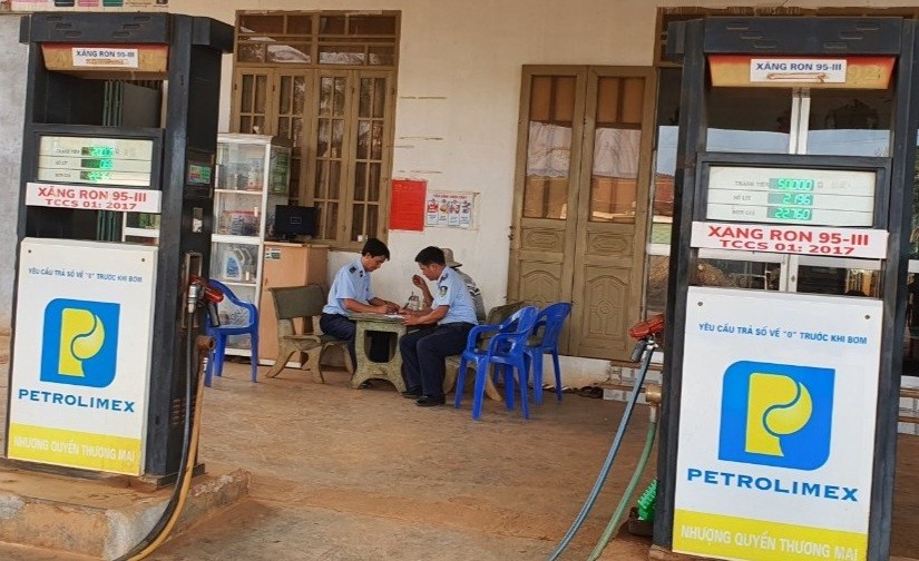 Xử phạt 2 doanh nghiệp vi phạm quy định kinh doanh xăng dầu