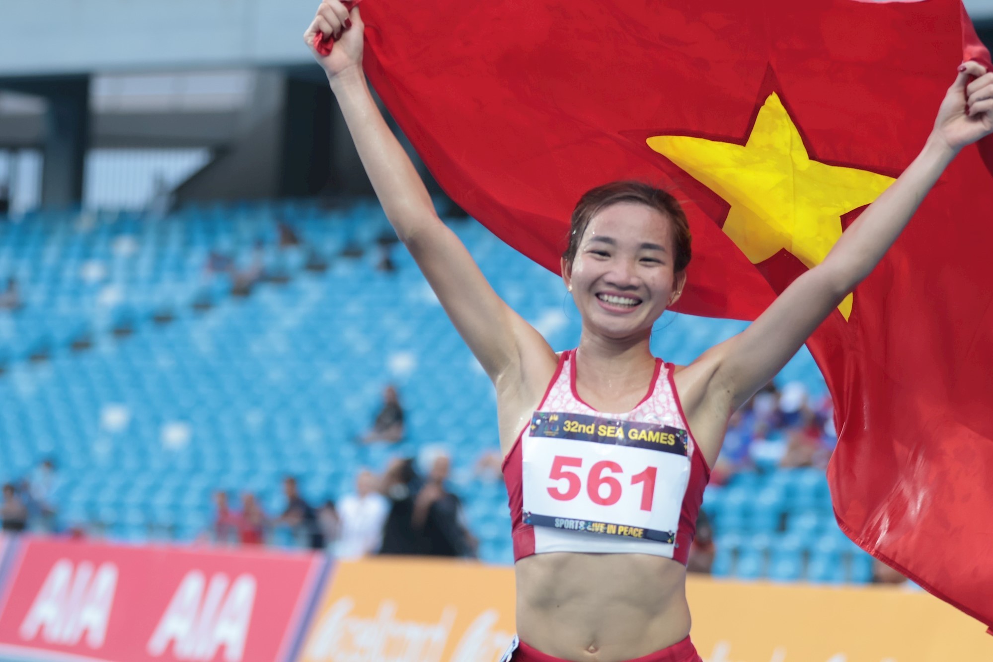 Nguyễn Thị Oanh tạo kỳ tích lịch sử với 4 huy chương vàng tại SEA Games 32