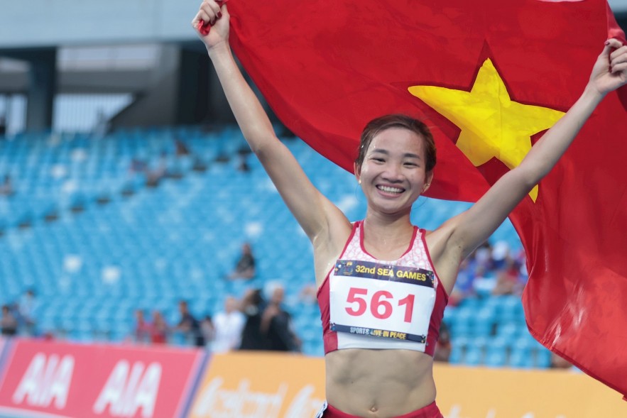 Nguyễn Thị Oanh tạo kỳ tích lịch sử với 4 huy chương vàng tại SEA Games 32